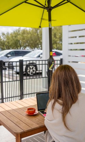 Outdoor-Seating-Cafe